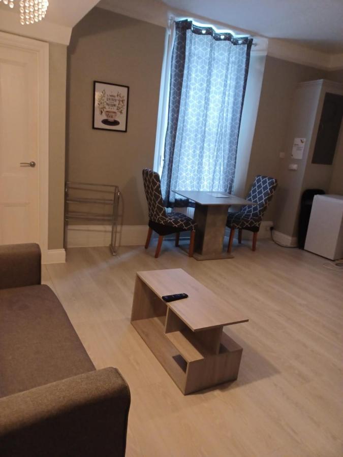 Town Stay Плімут Екстер'єр фото